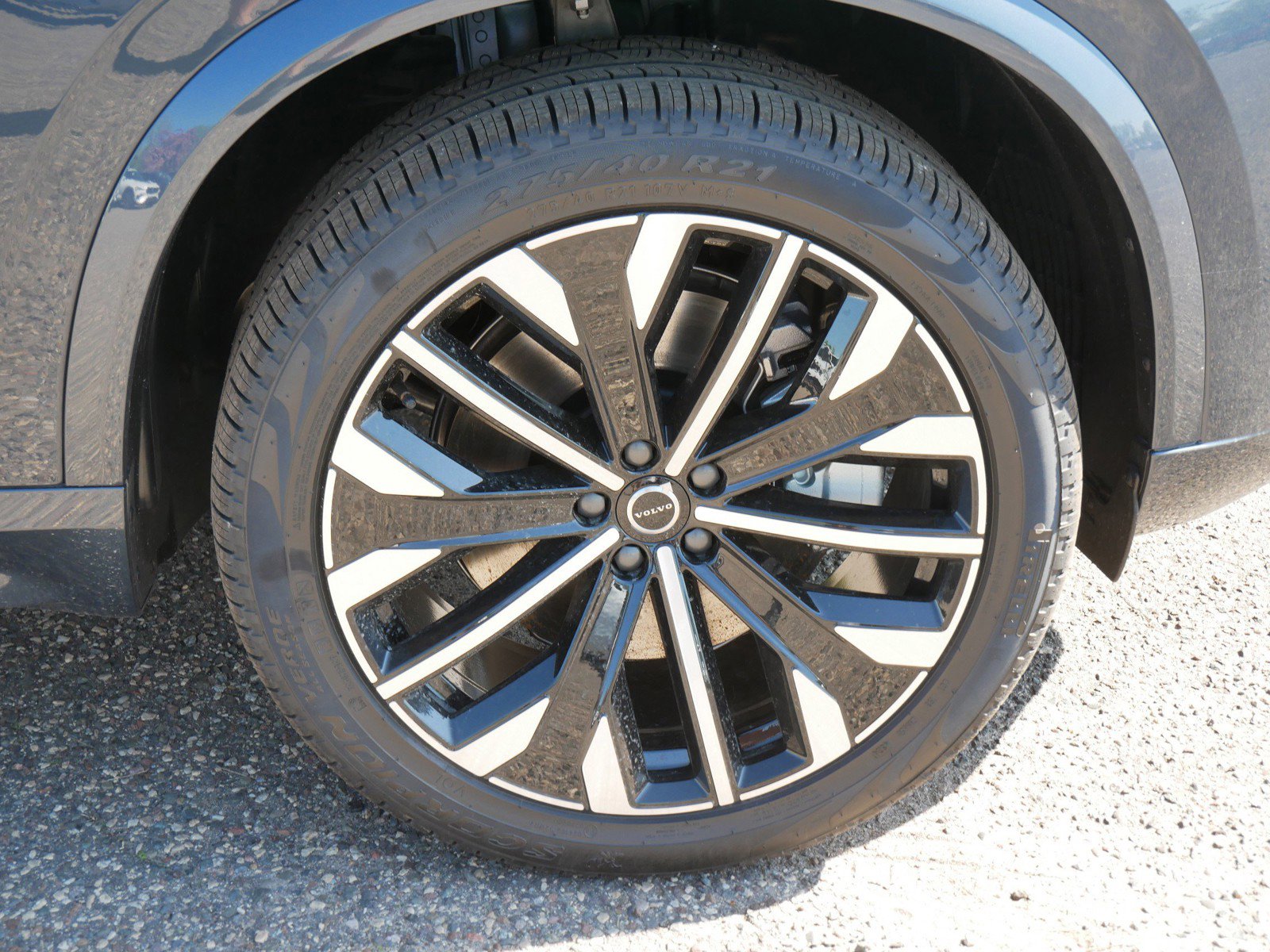 2025 Volvo XC90 T8 Core photo 4