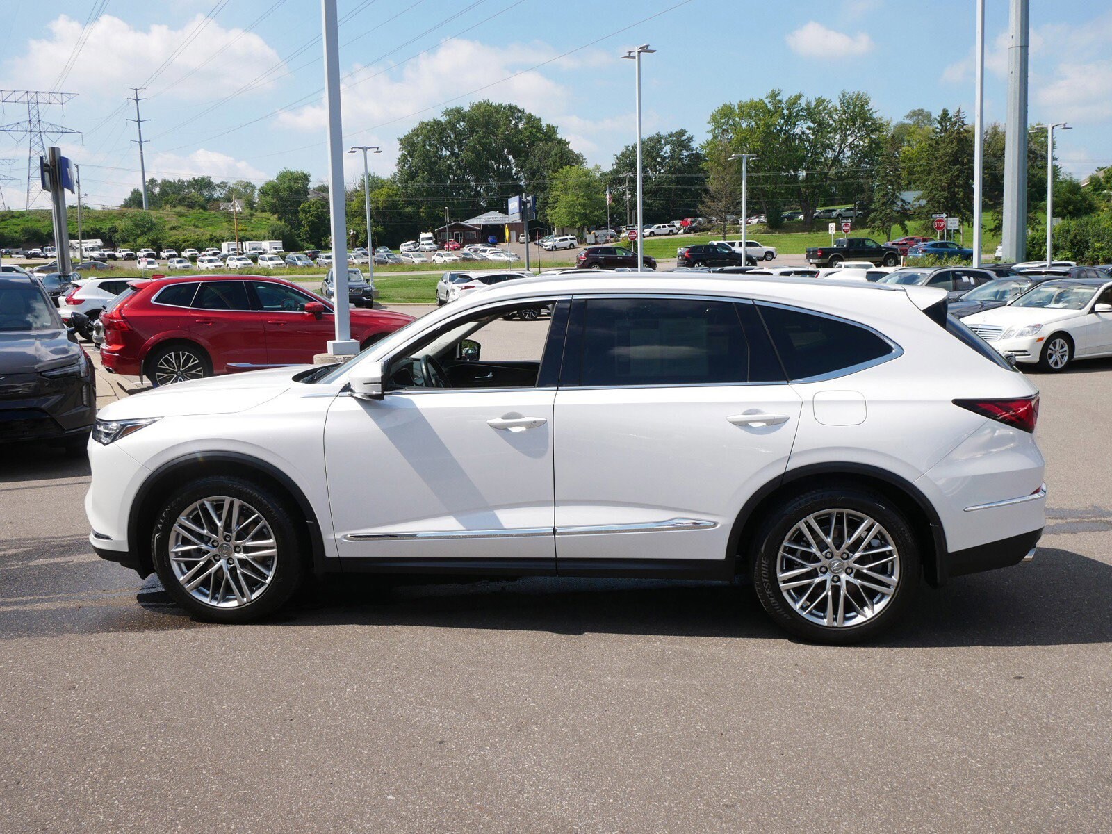 2023 Acura MDX SH-AWD Advance photo 3