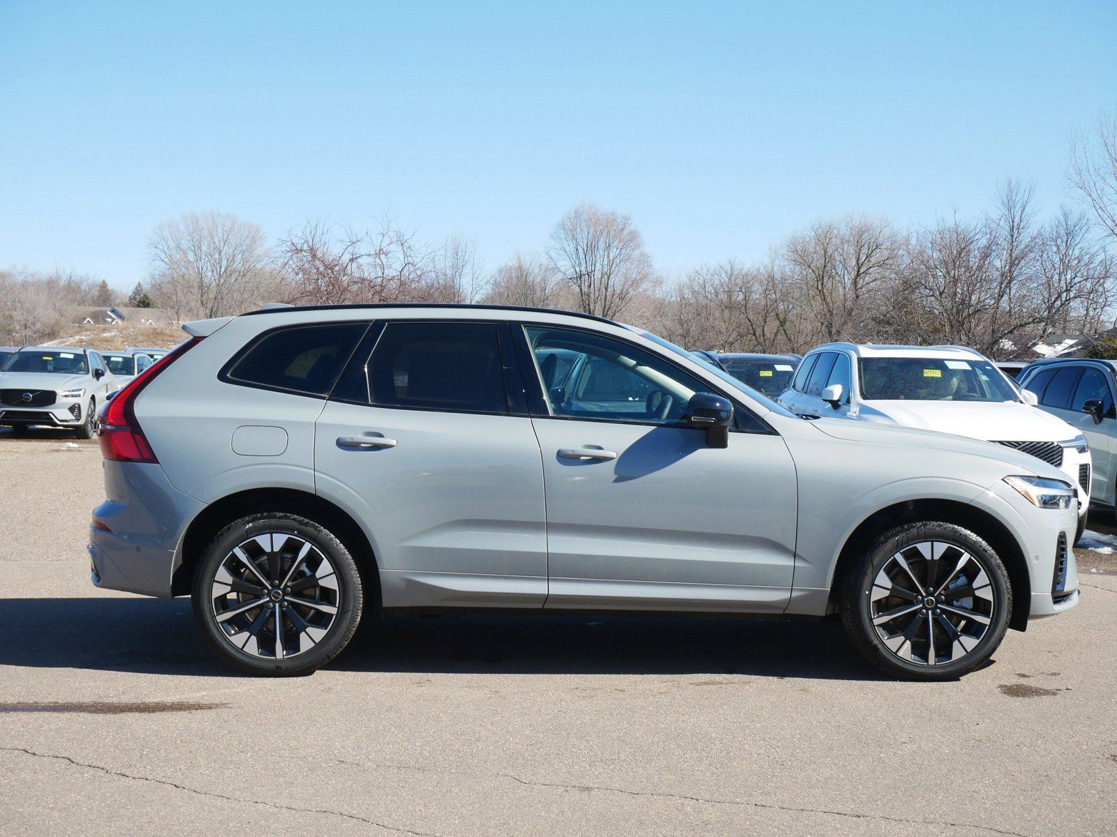 Shop New Volvo XC60 Plug-In Hybrid | Kline Volvo Cars Maplewood,MN