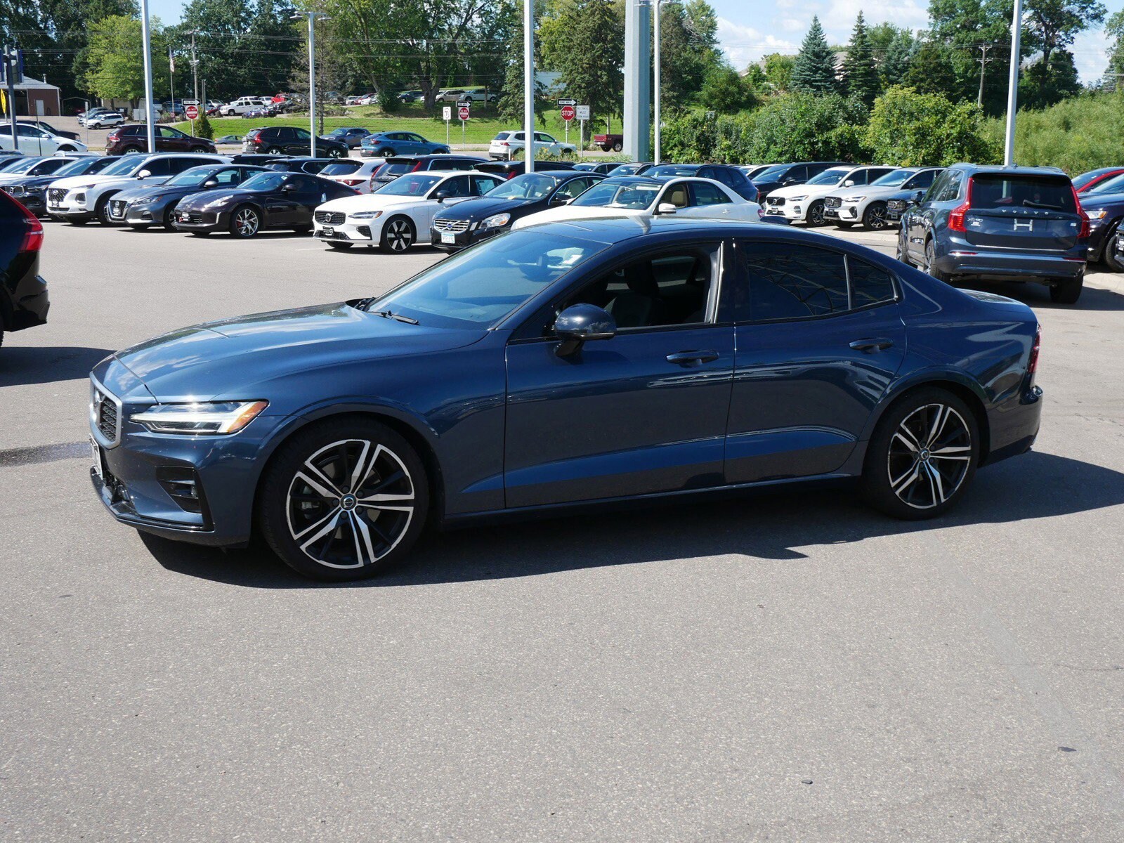 2019 Volvo S60 R-Design T5 photo 3