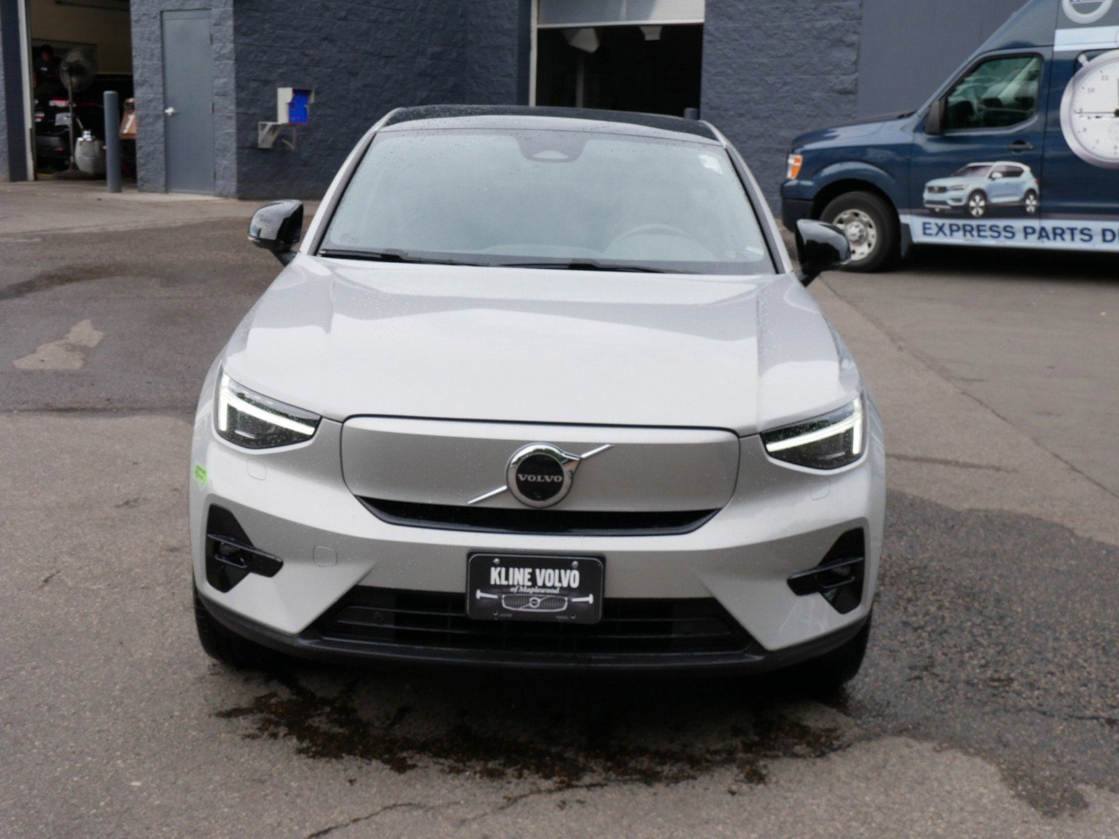 Used 2023 Volvo C40 Ultimate with VIN YV4ED3GM2P2050091 for sale in Maplewood, MN