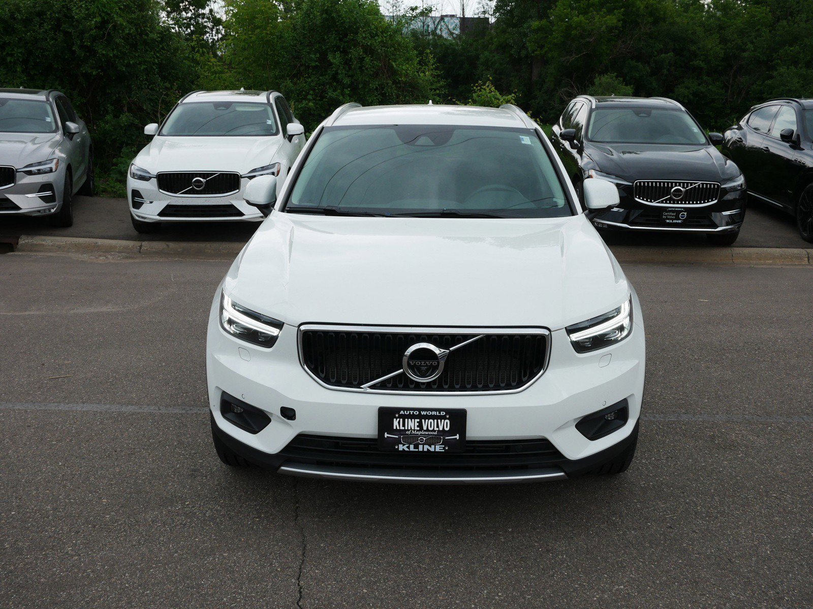 Used 2020 Volvo XC40 Momentum with VIN YV4162UK3L2339139 for sale in Maplewood, Minnesota
