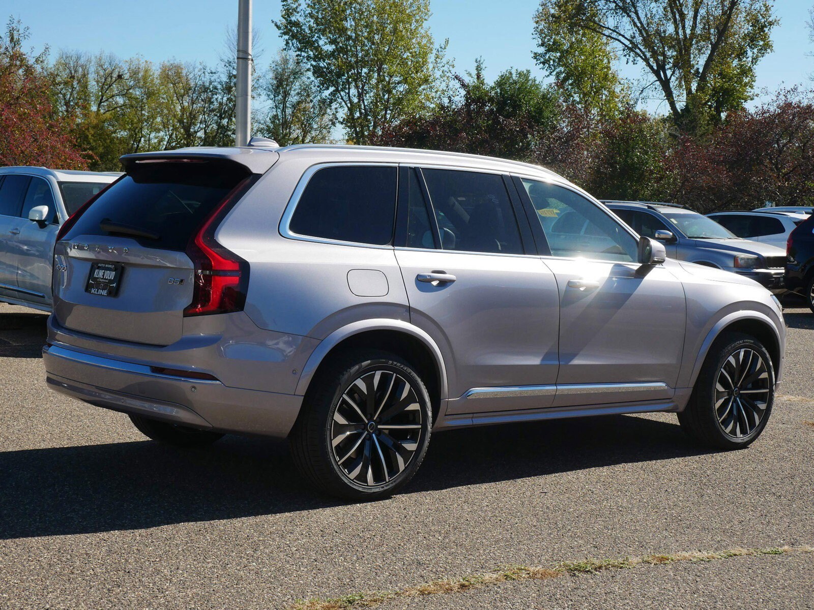 2026 Volvo XC90 B5 Plus photo 3