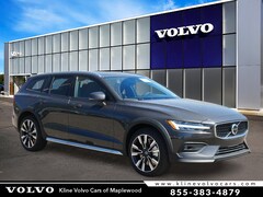 2025 Volvo V60 Cross Country B5 Ultra AWD Wagon in Maplewood, MN