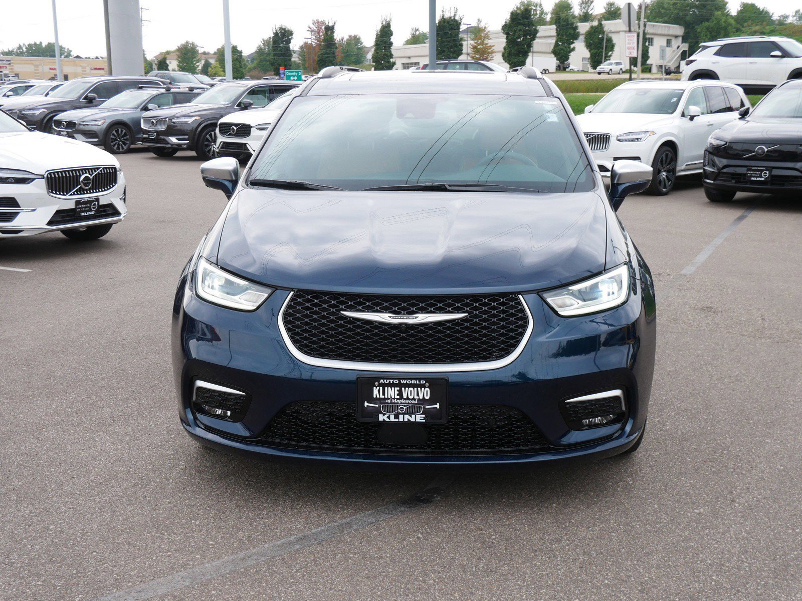 Used 2022 Chrysler Pacifica Hybrid Pinnacle Hybrid with VIN 2C4RC1N73NR223544 for sale in Maplewood, Minnesota