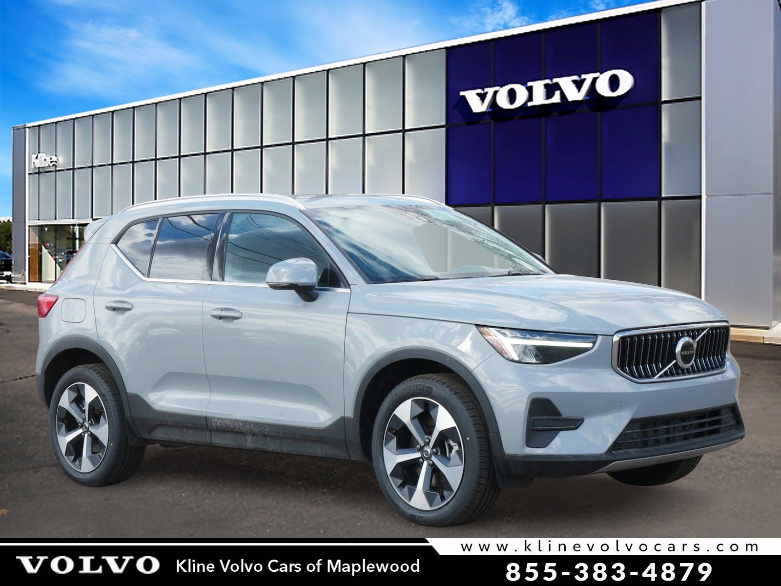 2025 Volvo XC40 SUV 