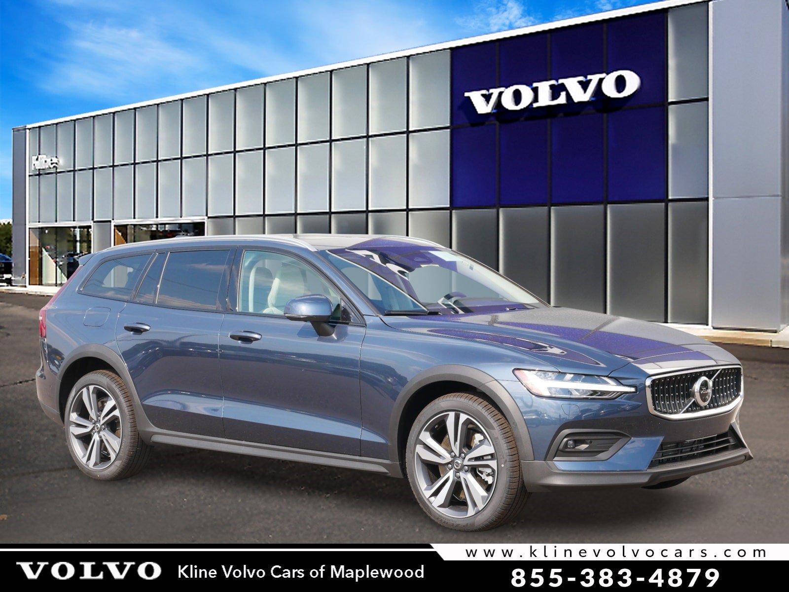 2026 Volvo V60 Cross Country B5 Plus AWD's photo