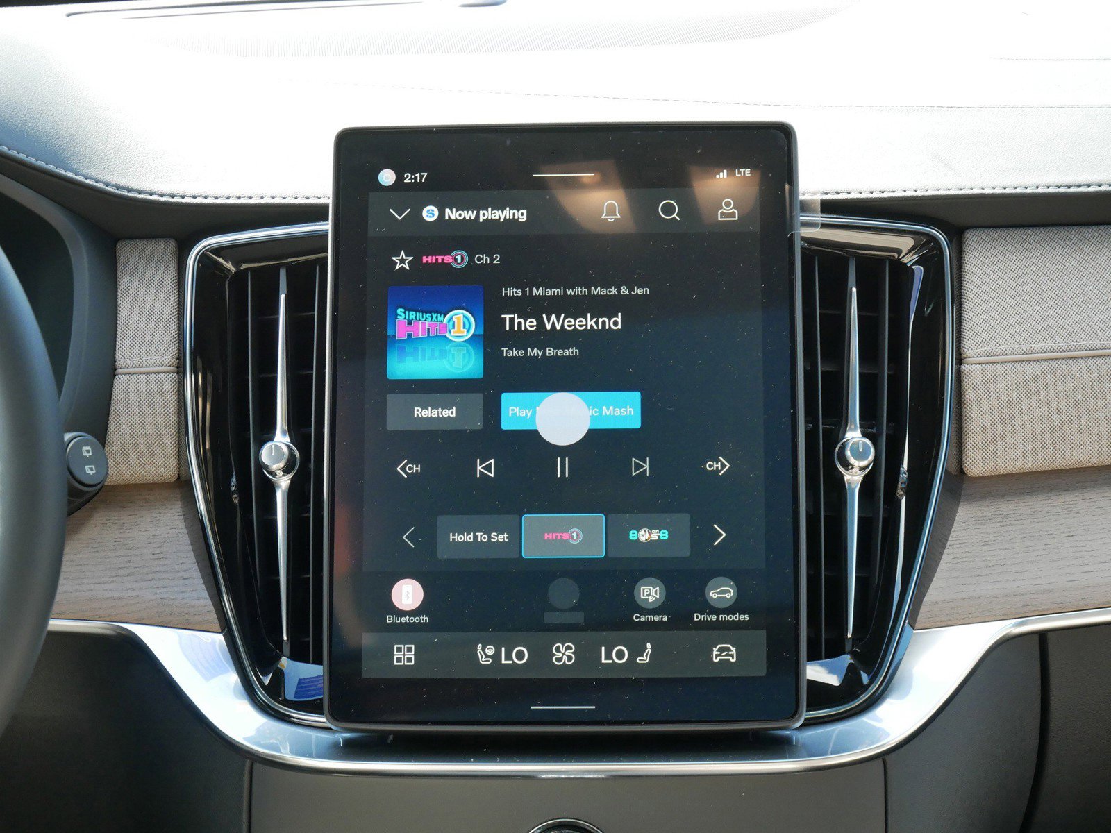 2026 Volvo XC90 Plus - Photo 8