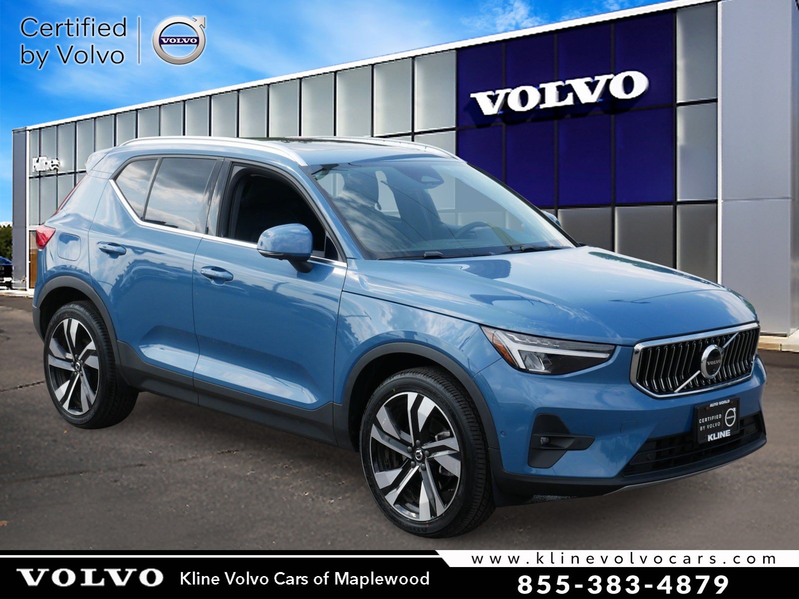 2023 Volvo XC40 B5 AWD Plus Bright Theme 