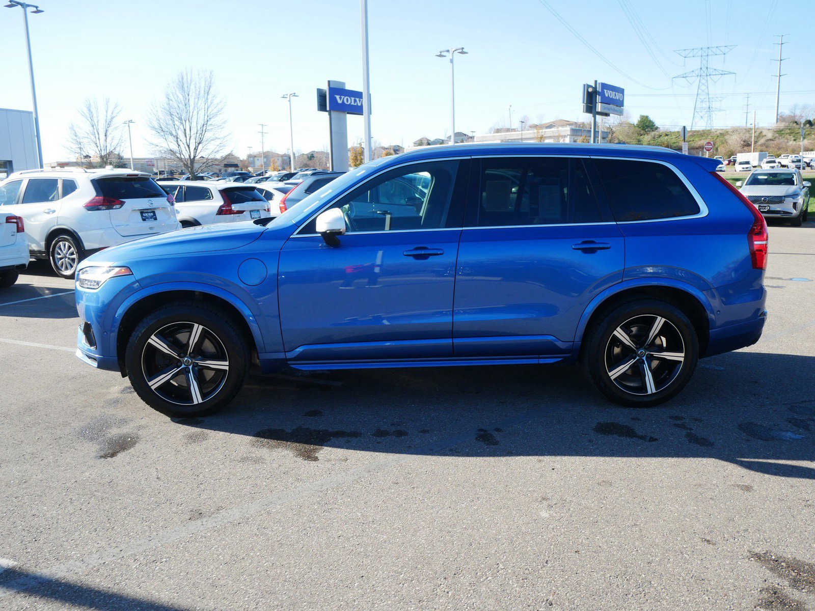 2017 Volvo XC90 T8 R-Design photo 3