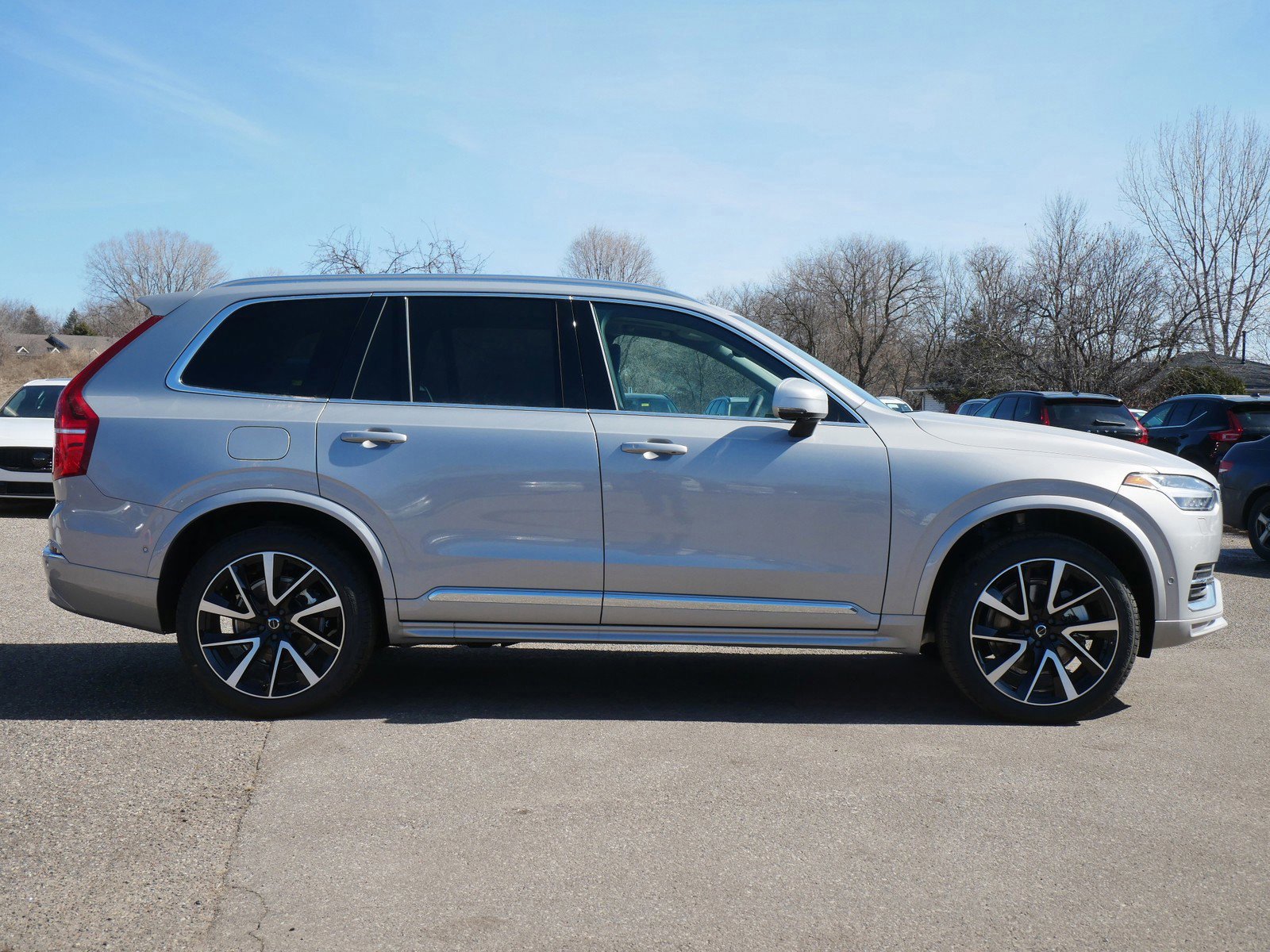 2025 Volvo XC90 Plus photo 2