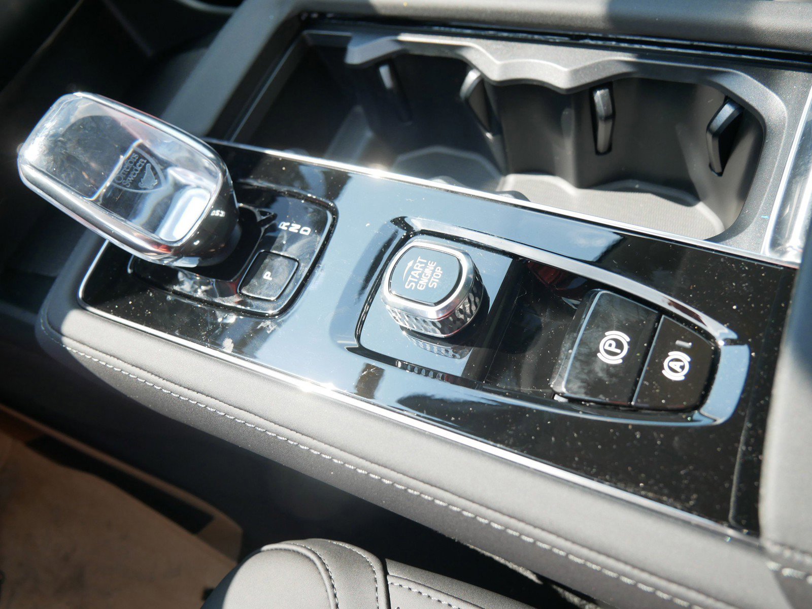 2025 Volvo XC90 Plus - Photo 9