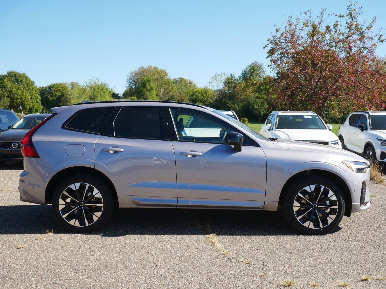 2026 Volvo XC60 B5 Plus photo 2