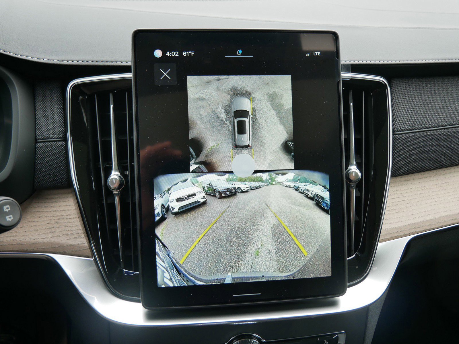 2025 Volvo XC90 Plus - Photo 10