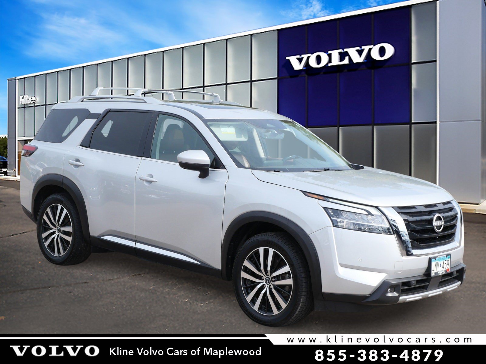 Used 2023 Nissan Pathfinder Platinum with VIN 5N1DR3DJ8PC222589 for sale in Maplewood, Minnesota
