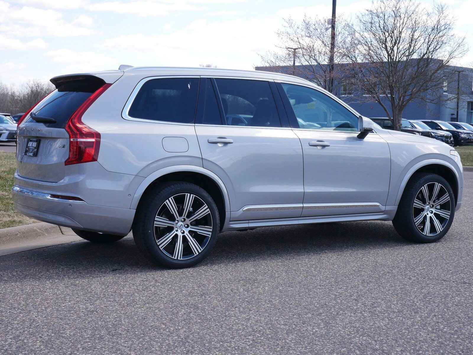 2025 Volvo XC90 photo 2