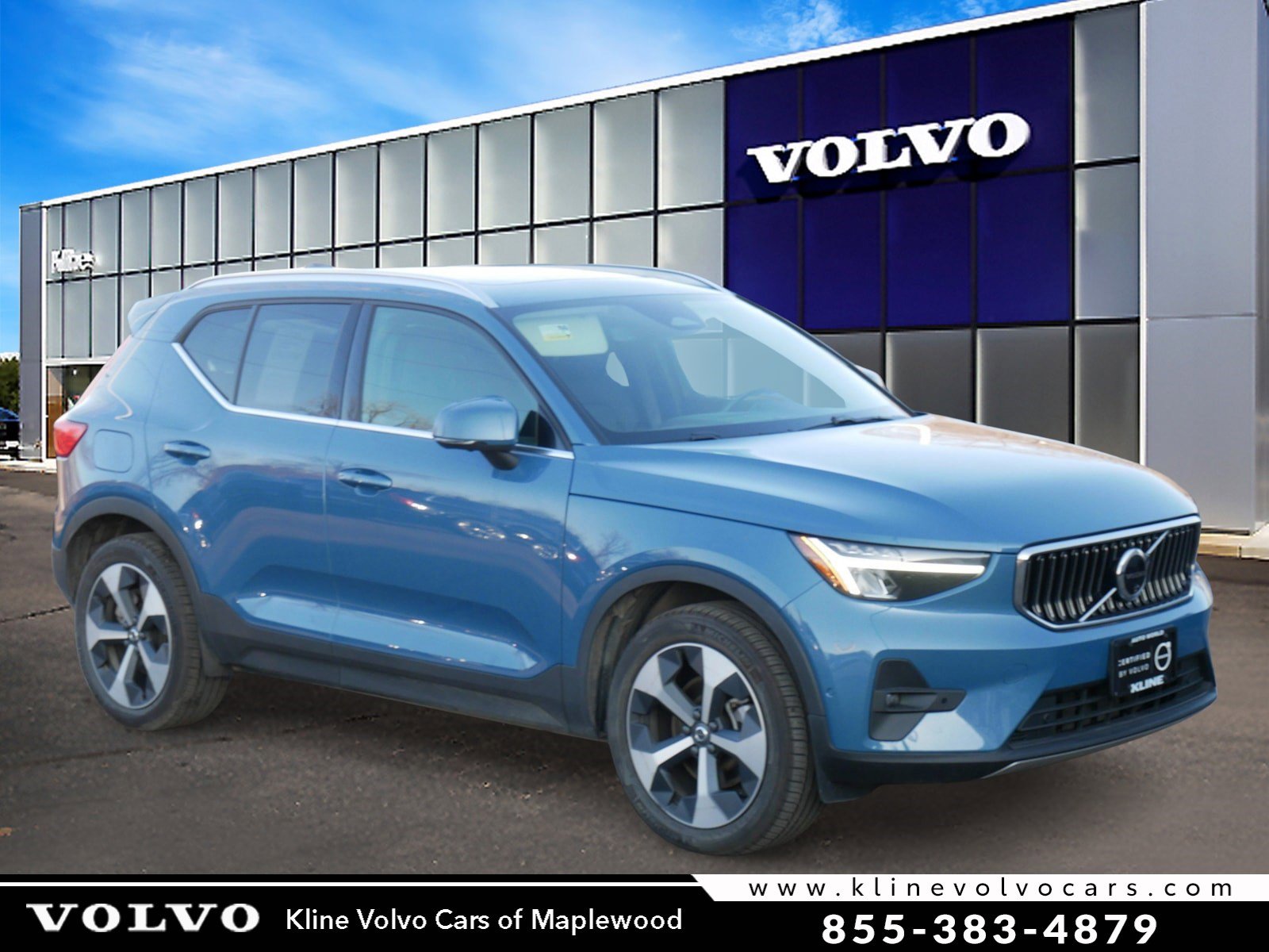 2025 Volvo XC40 B5 AWD Plus Bright Theme 