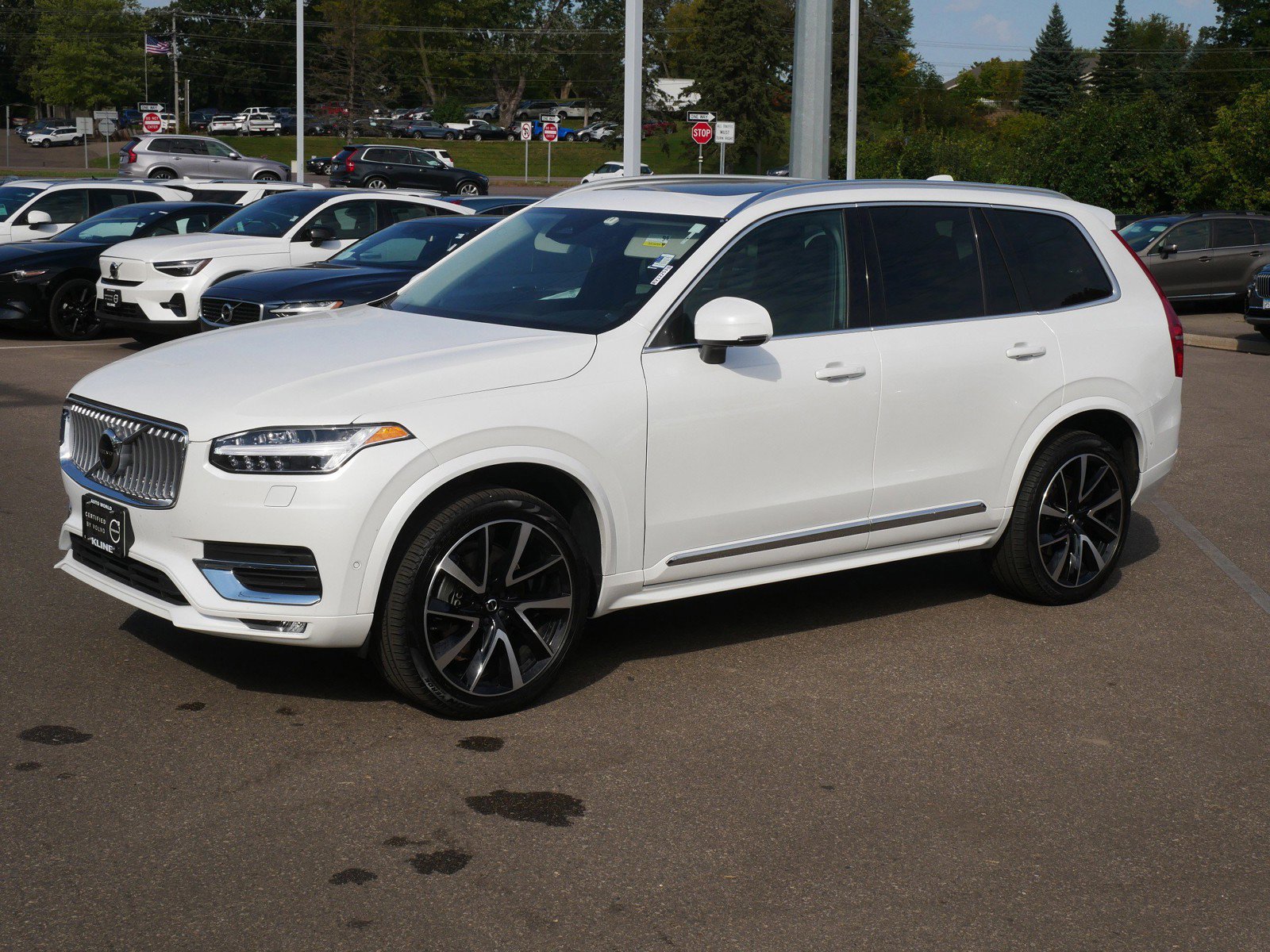 2023 Volvo XC90 AWD Plus photo 2