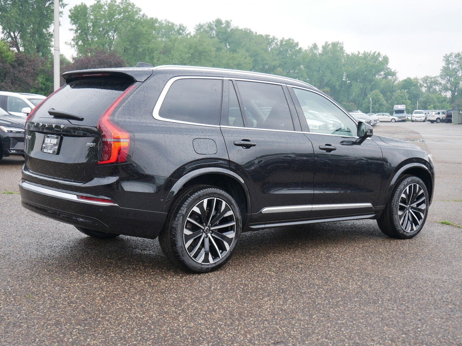 2025 Volvo XC90 B5 Plus photo 3