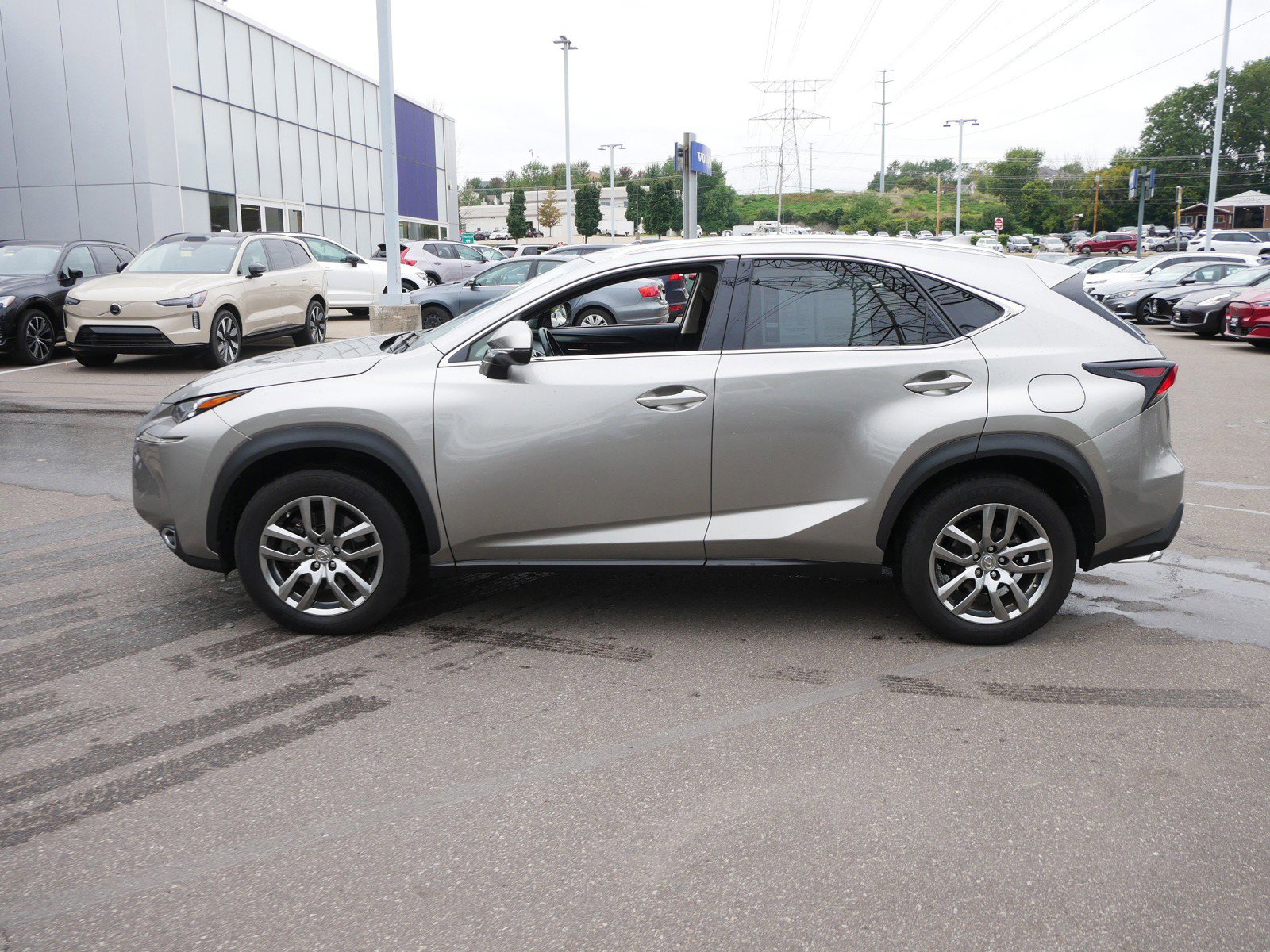 2016 Lexus NX 200t AWD photo 2