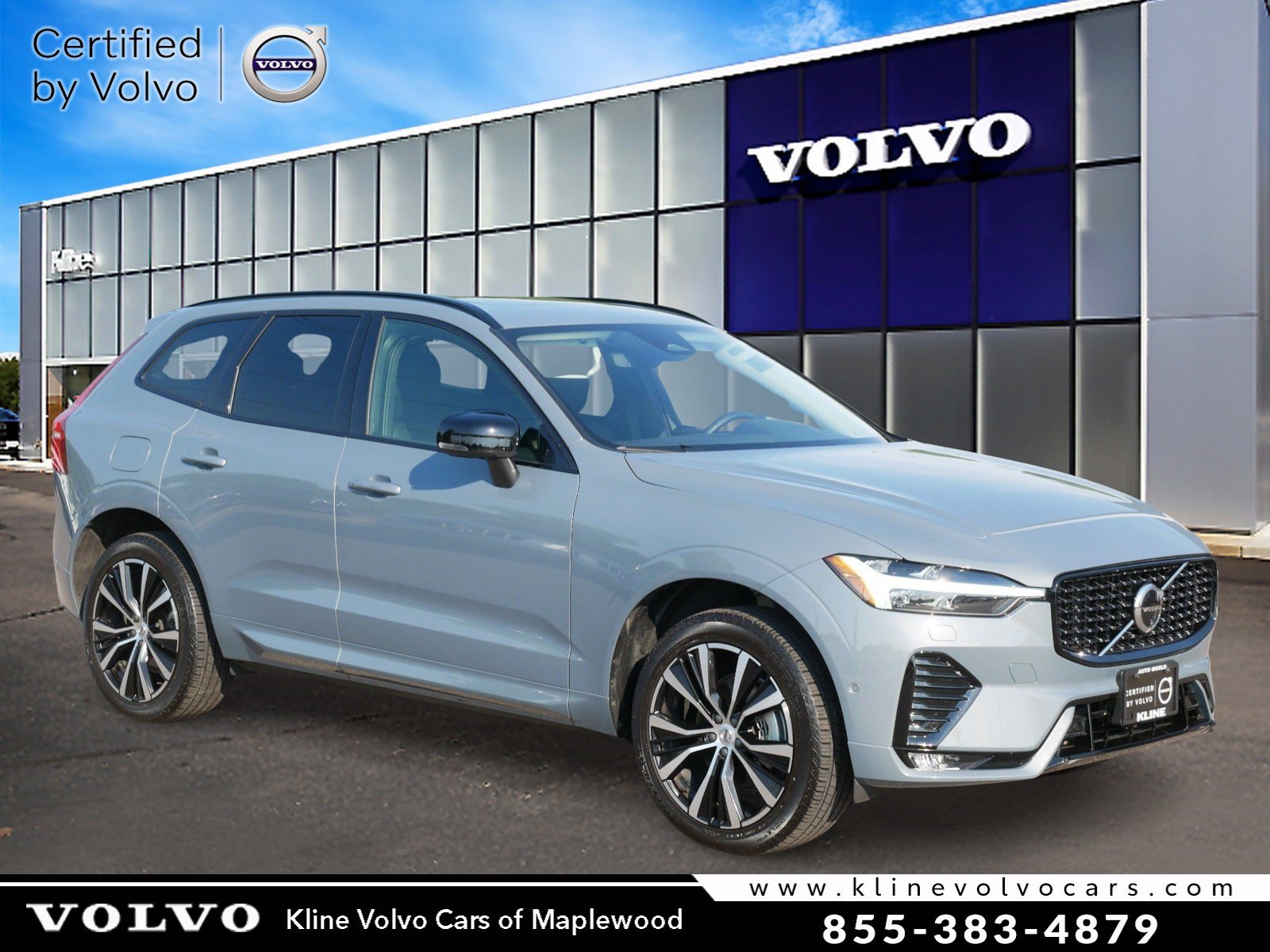 2024 Volvo XC60 B5 Plus Dark Theme AWD's photo