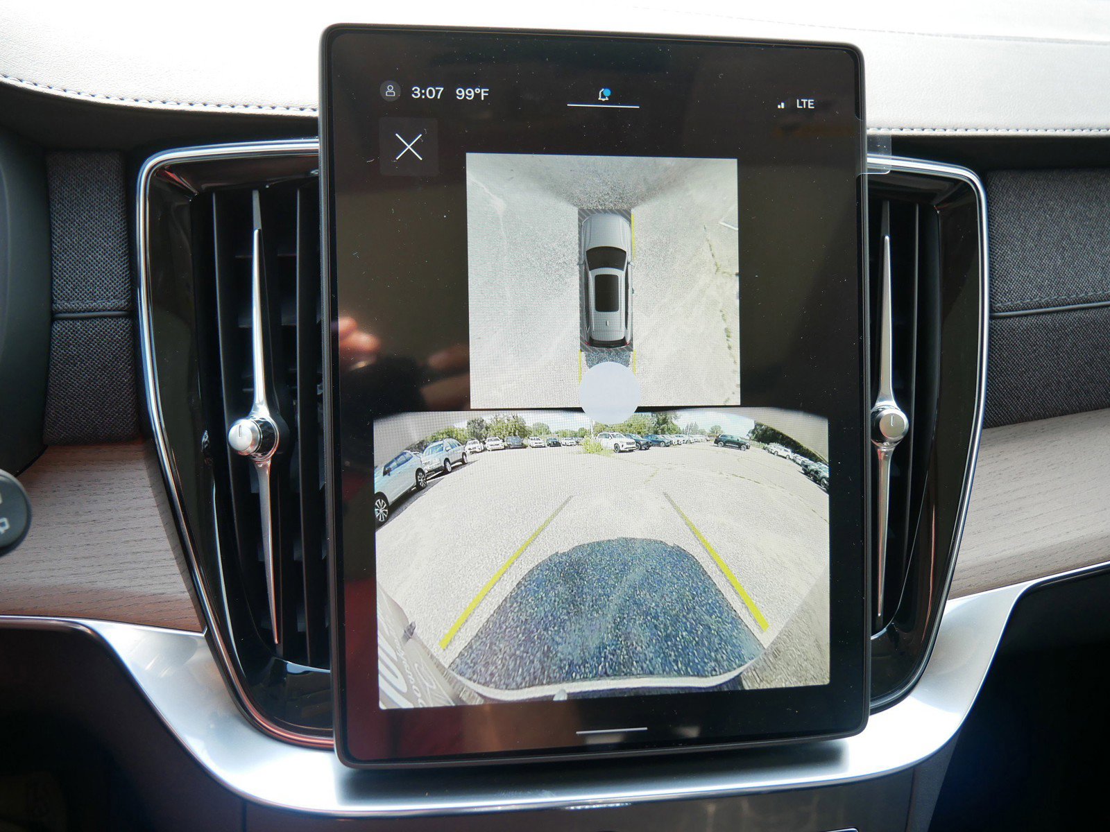 2025 Volvo XC90 Plus - Photo 10