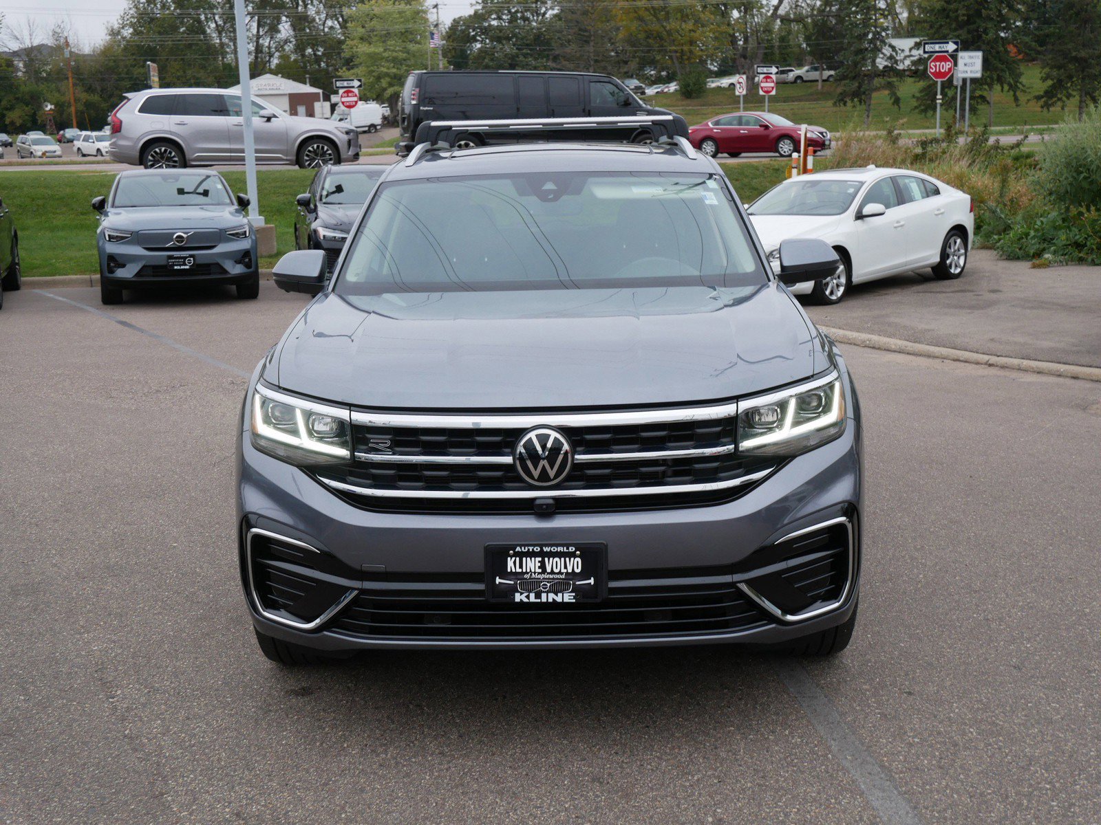 Used 2022 Volkswagen Atlas SEL Premium R-Line with VIN 1V2FR2CA8NC519611 for sale in Maplewood, Minnesota