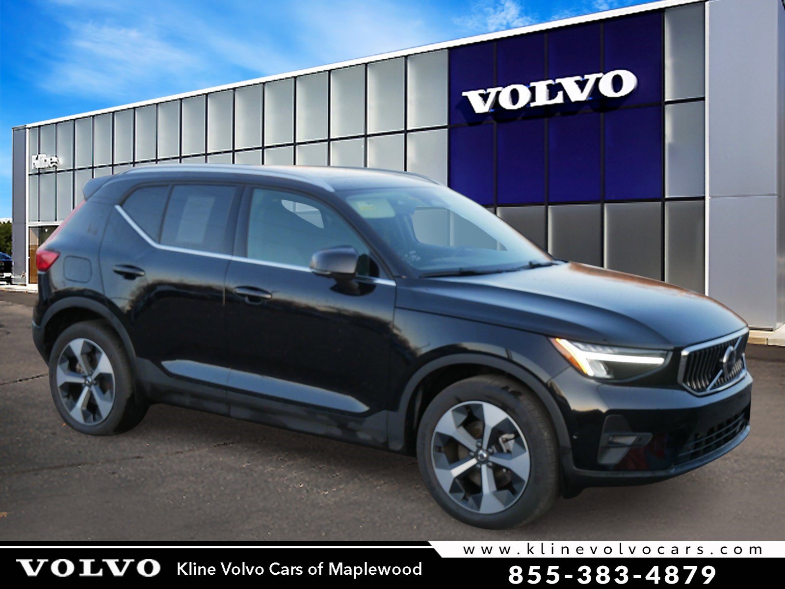 2025 Volvo XC40 B5 AWD Plus Bright Theme 
