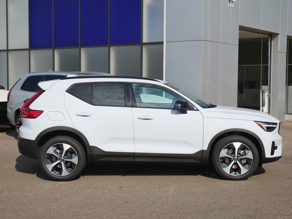 New 2026 Volvo XC40 B5 Plus SUV