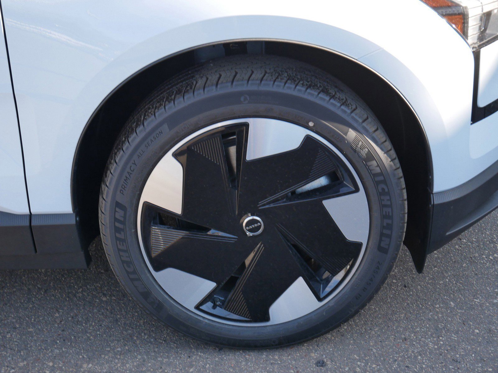 2026 Volvo EX30 Plus photo 4