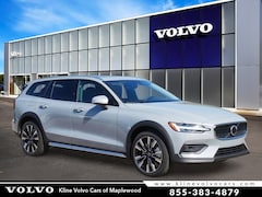 2025 Volvo V60 Cross Country B5 Ultra AWD Wagon in Maplewood, MN