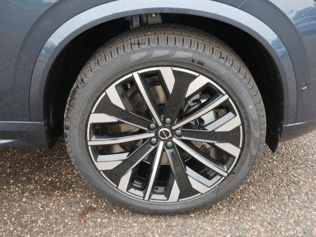 New 2026 Volvo XC90 B6 Plus 7-Seater SUV