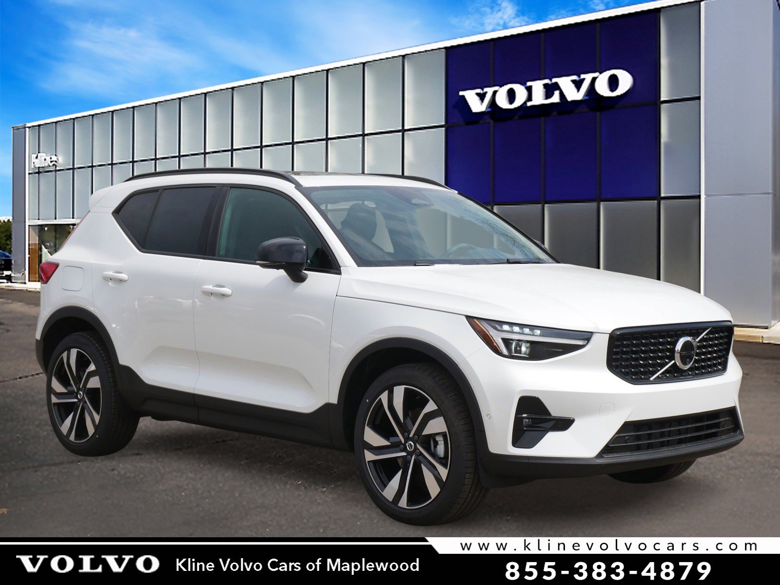 2026 Volvo XC40 B5 Plus Dark AWD's photo