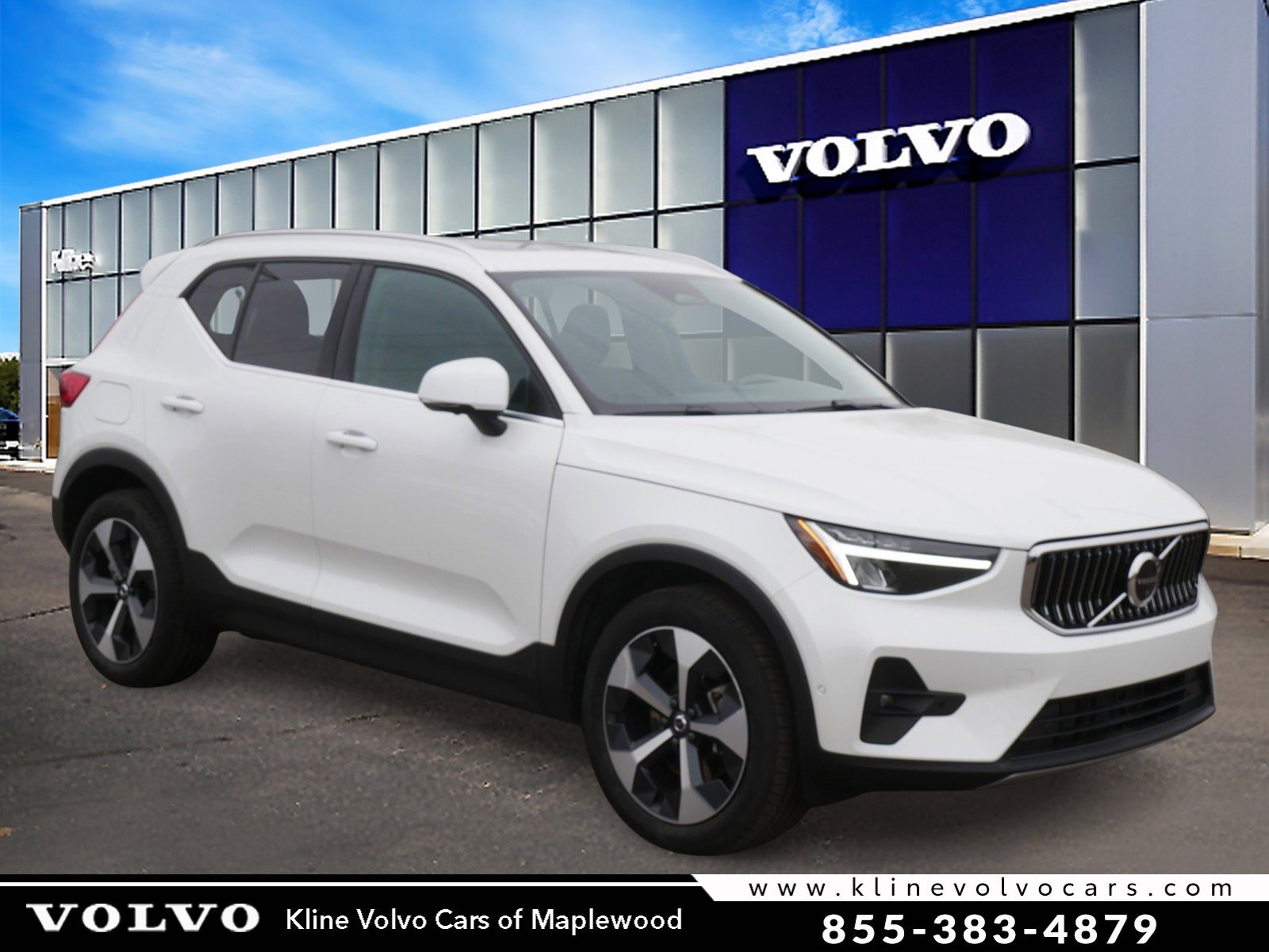 2025 Volvo XC40 B5 AWD Plus Bright Theme 