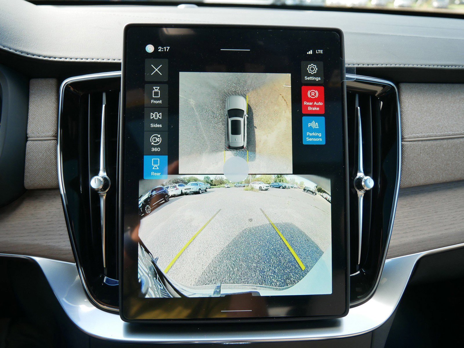 2026 Volvo XC90 Plus - Photo 10