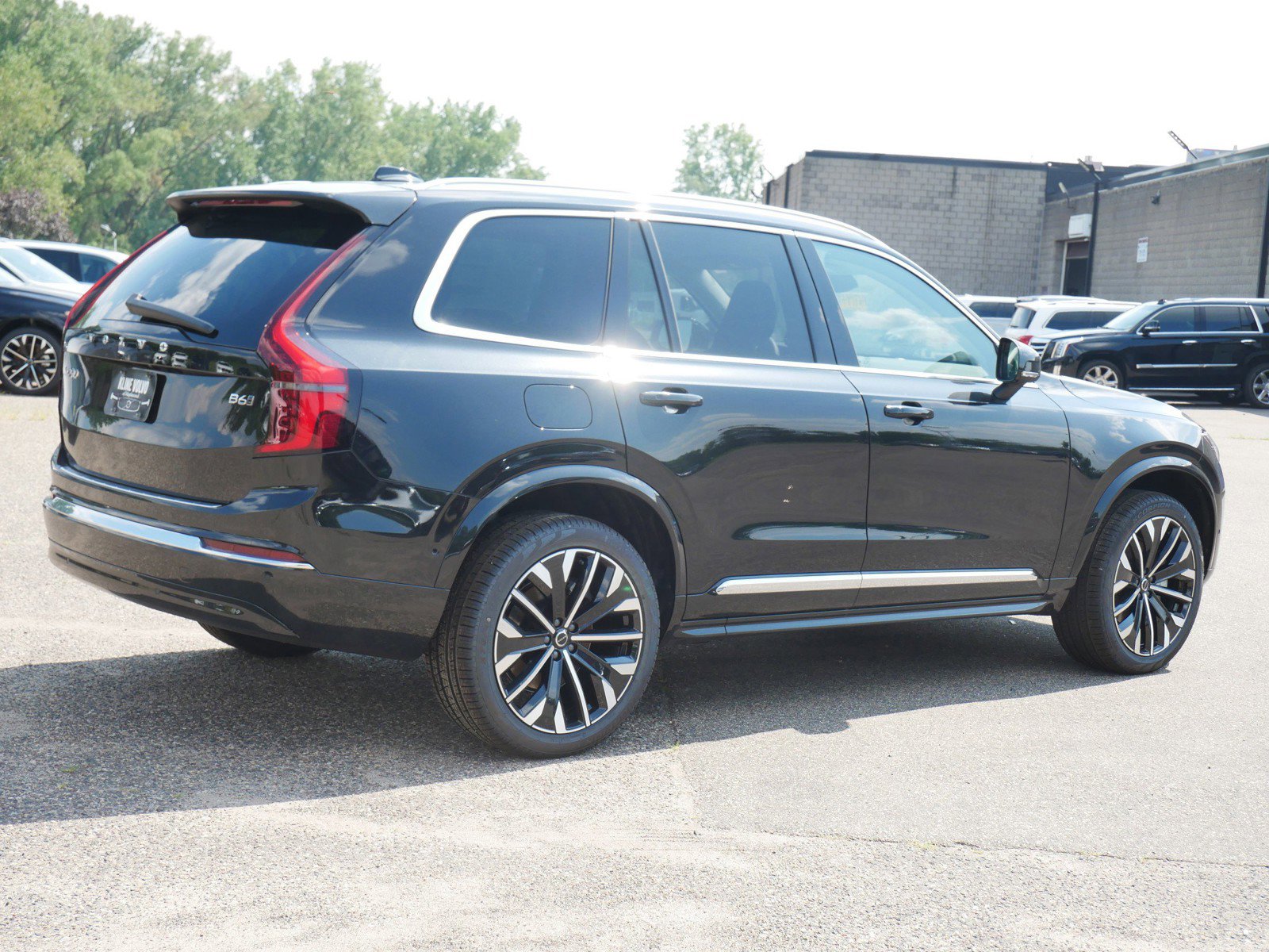 2025 Volvo XC90 Plus photo 3