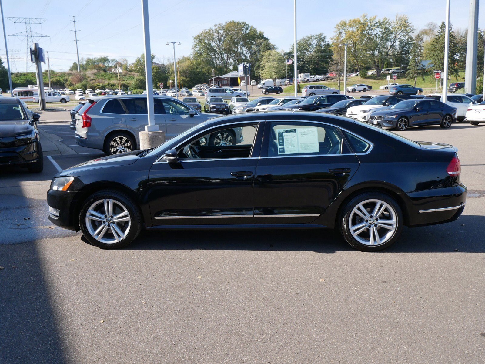 2013 Volkswagen Passat SEL Premium photo 4