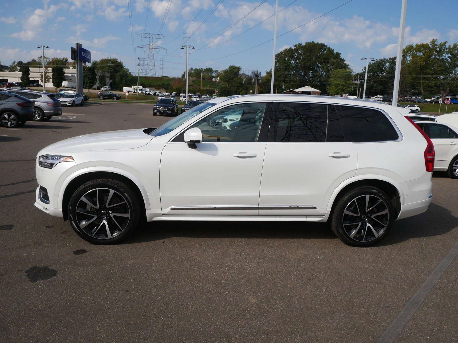 2023 Volvo XC90 AWD Plus photo 3