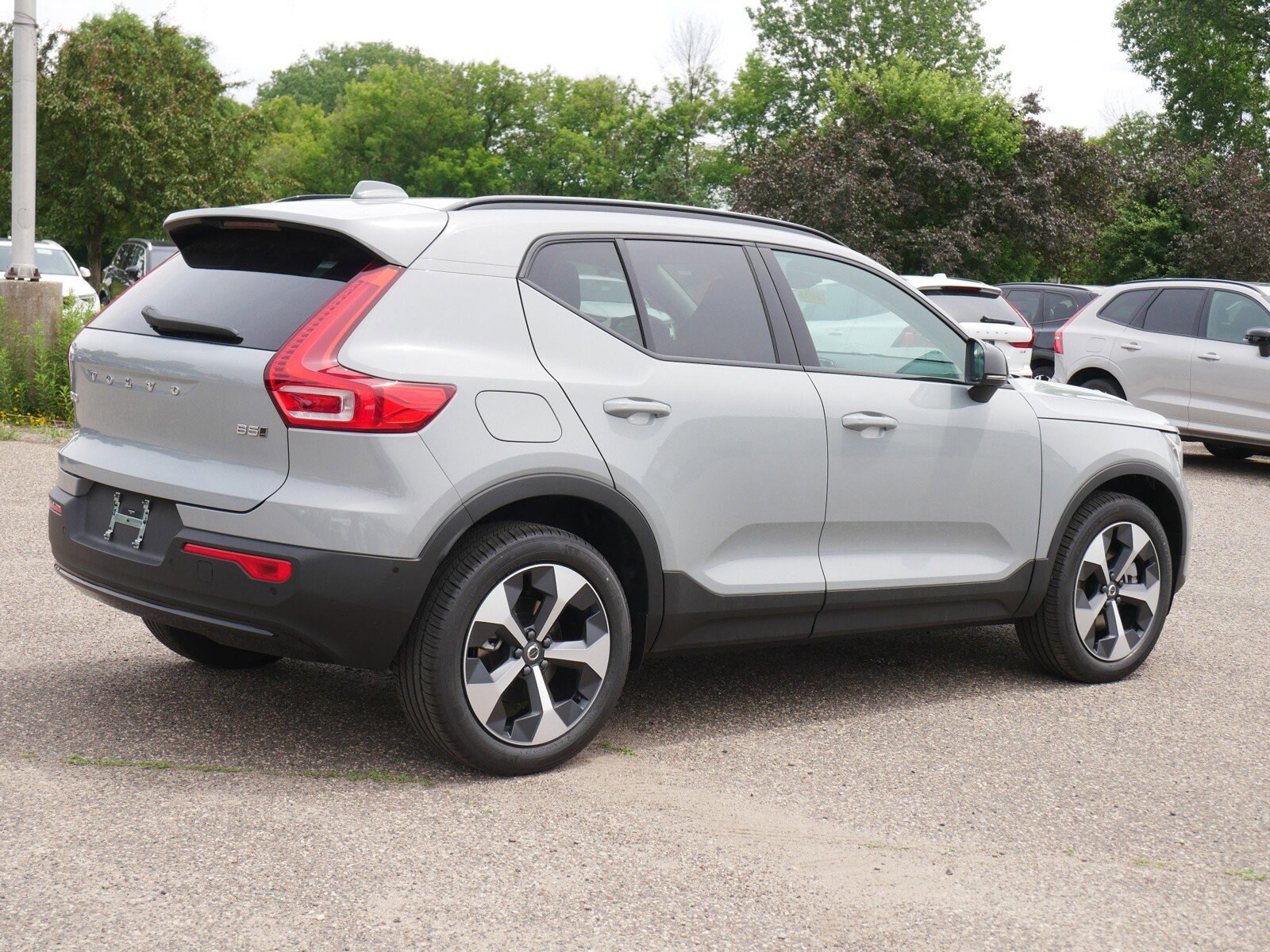 2026 Volvo XC40 Plus photo 2