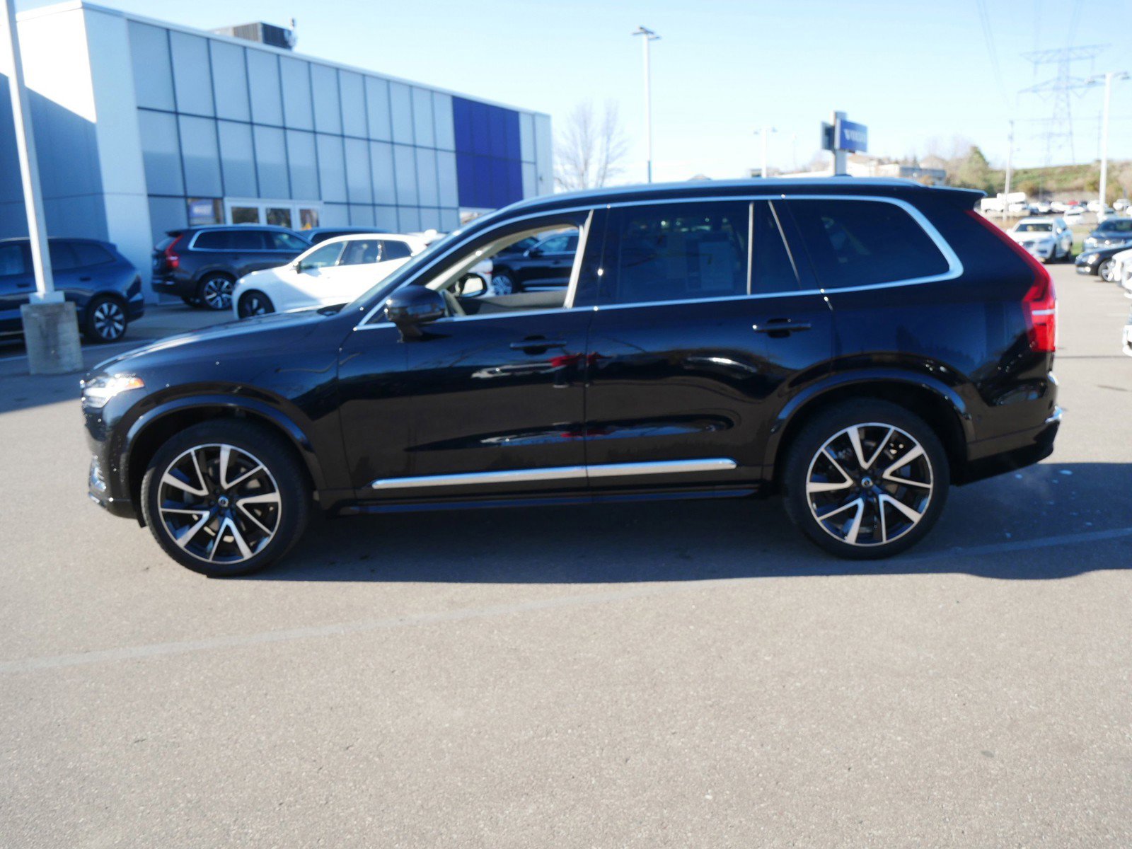 2023 Volvo XC90 AWD Plus photo 4