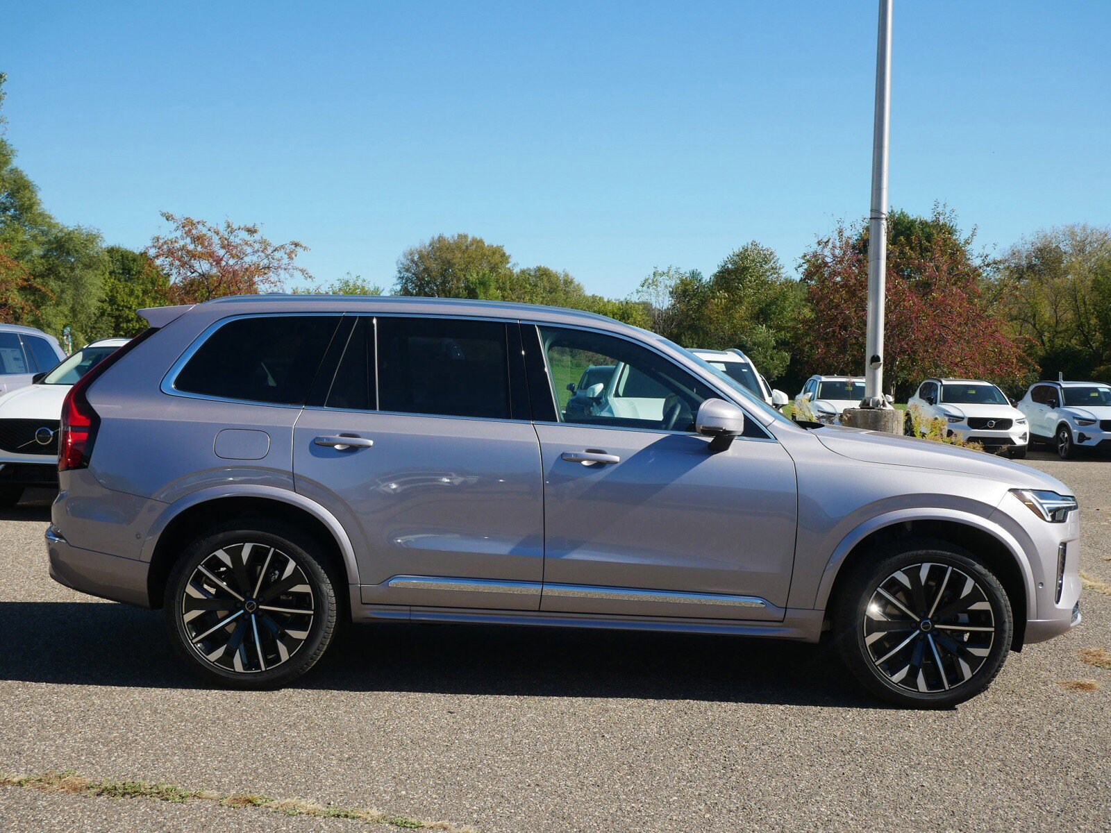 2026 Volvo XC90 B5 Plus photo 2