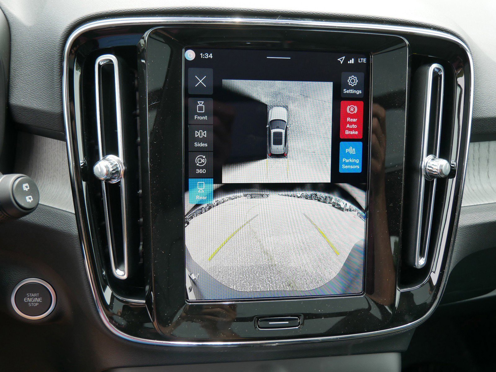 2026 Volvo XC40 Plus - Photo 10