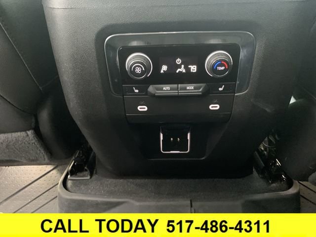 2022 Chevrolet Suburban Z71 - Photo 22
