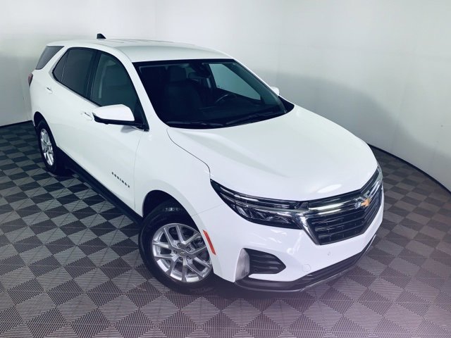 Used 2022 Chevrolet Equinox LT with VIN 2GNAXKEV8N6103091 for sale in Blissfield, MI