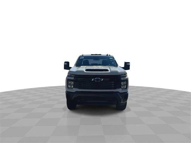 2026 Chevrolet Silverado 2500HD Custom photo 3