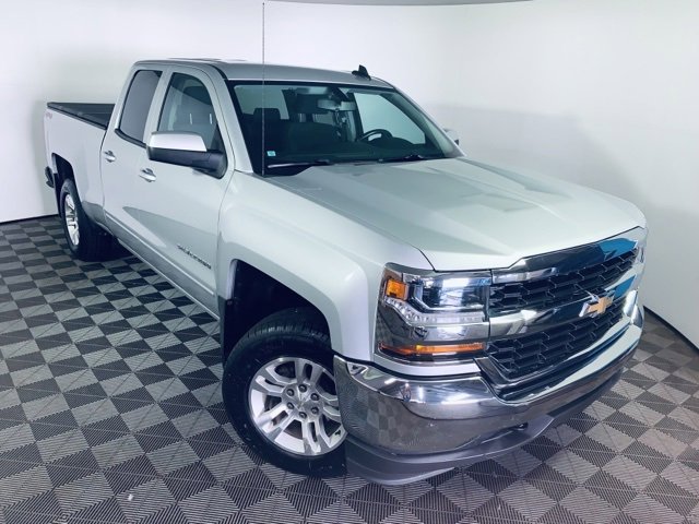 Used 2018 Chevrolet Silverado 1500 LT with VIN 1GCVKREH2JZ102366 for sale in Blissfield, MI