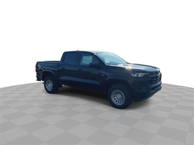 2025 Chevrolet Colorado LT photo 2