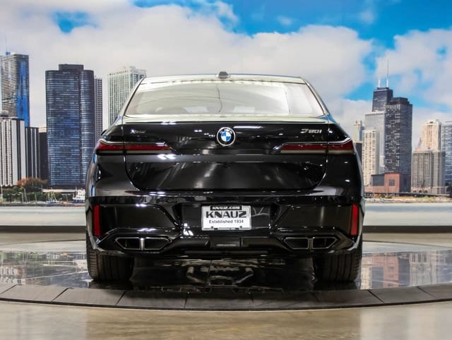 2026 BMW 7 Series 760i - Photo 11