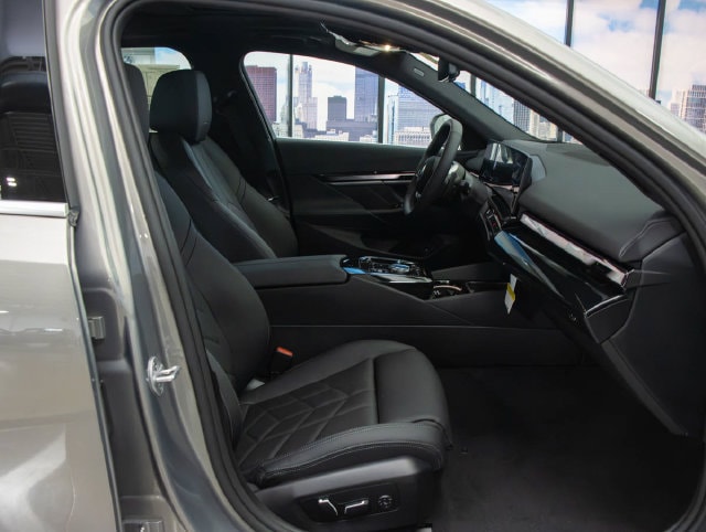 2027 BMW 5 Series 530i - Photo 21