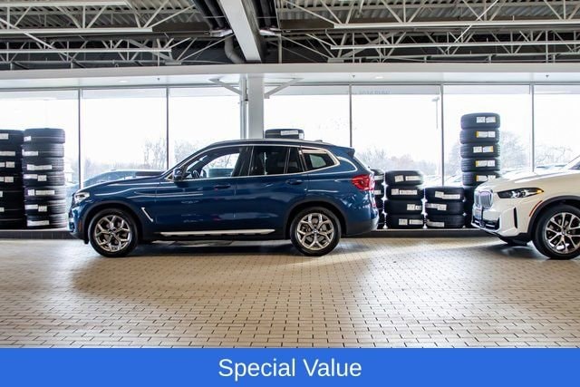 2025 BMW 7 Series 750e - Photo 39